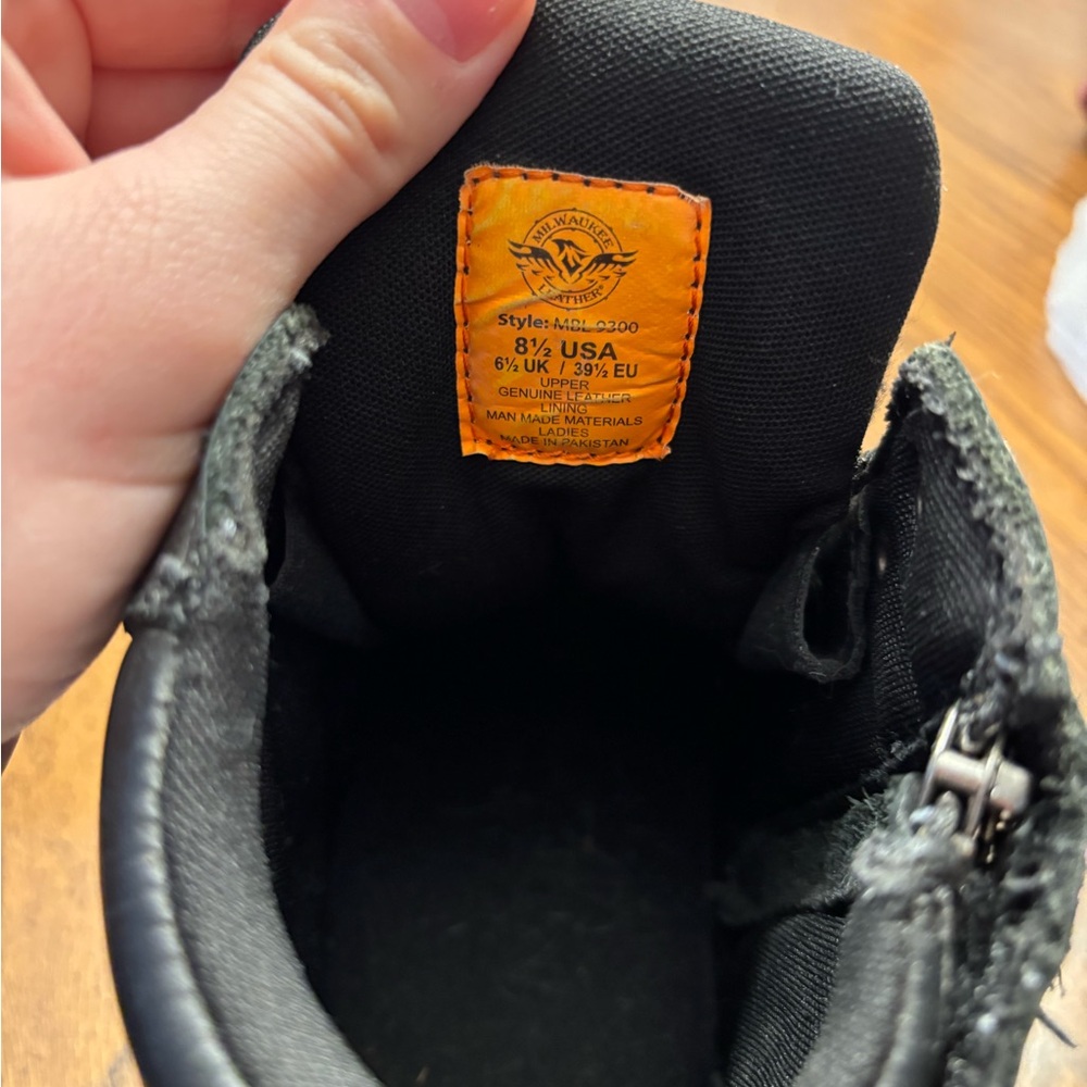 Women’s Milwaukee leather riding boots 8.5 - Picture 6 of 10